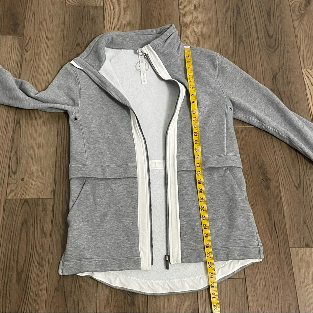 Lululemon Light As Warmth Jacket Heathered‎ Grey Yoga *Broken Zipper*